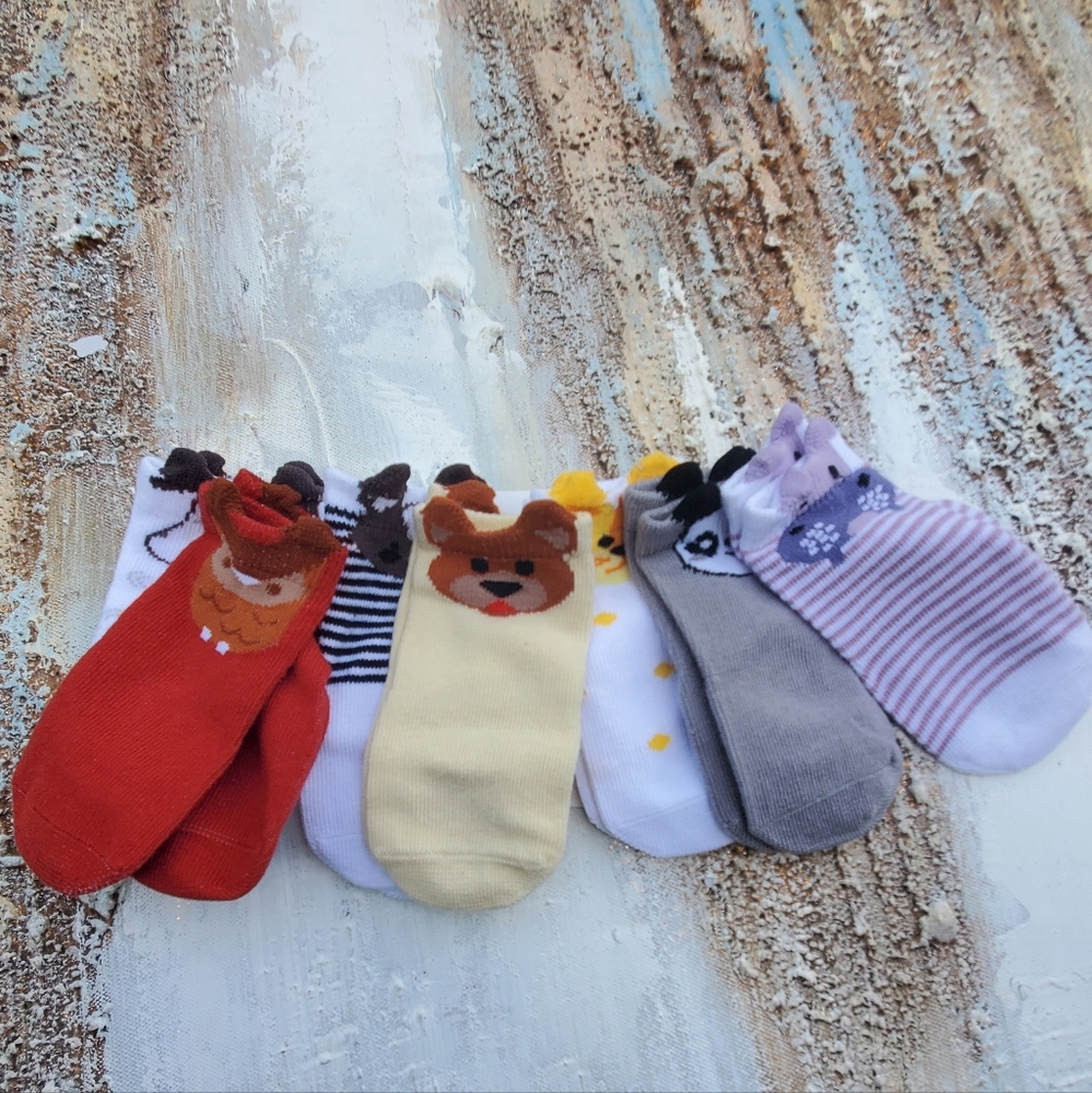 Baby socks size  6-12M
